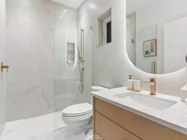 1 2541 E 2nd Avenue, Vancouver, BC, Vancouver — Half Duplex for sale