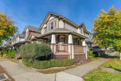 19099 68 Avenue, Surrey, BC, Surrey — Single Family Residence for sale