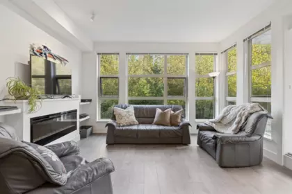 318 3602 Aldercrest Drive, North Vancouver, BC, North Vancouver — Apartment/Condo for sale
