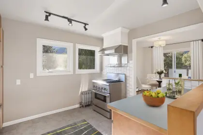 900 Erickson Road, Pemberton, BC, Pemberton — Single Family Residence for sale