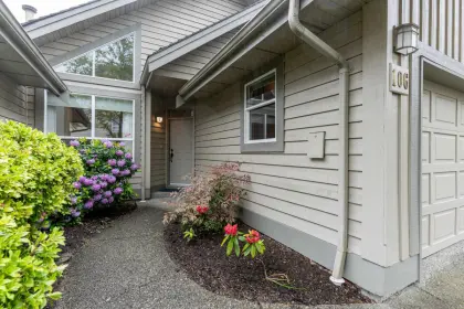 106 1465 Parkway Boulevard, Coquitlam, BC, Coquitlam — Townhouse for sale
