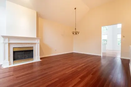106 1465 Parkway Boulevard, Coquitlam, BC, Coquitlam — Townhouse for sale