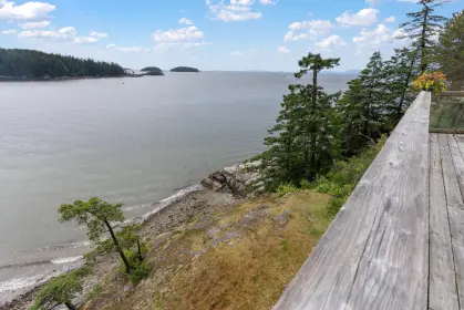 280 Arbutus Reach Road, Gibsons, BC, Gibsons — Single Family Residence for sale