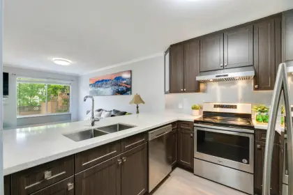 57 10051 155 Street, Surrey, BC, Surrey — Townhouse for sale