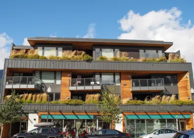 301 38165 Cleveland Avenue, Squamish, BC, Squamish — Apartment/Condo for sale