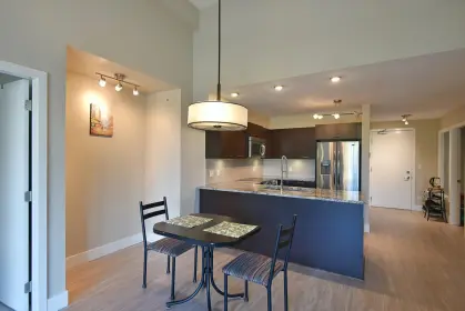 309 5682 Wharf Avenue, Sechelt, BC, Sechelt — Apartment/Condo for sale