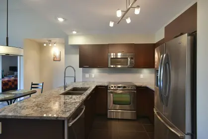 309 5682 Wharf Avenue, Sechelt, BC, Sechelt — Apartment/Condo for sale