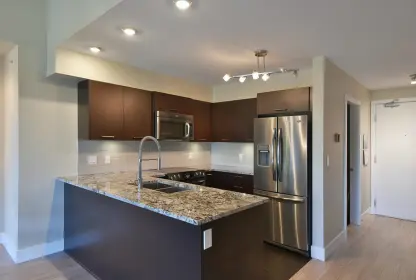 309 5682 Wharf Avenue, Sechelt, BC, Sechelt — Apartment/Condo for sale