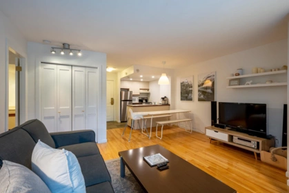 211 4809 Spearhead Drive, Whistler, BC, Whistler — Apartment/Condo for sale
