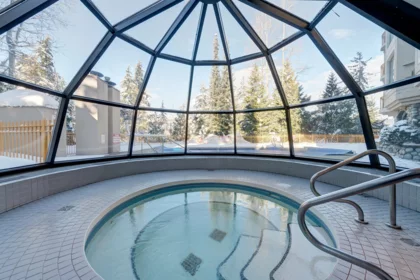211 4809 Spearhead Drive, Whistler, BC, Whistler — Apartment/Condo for sale
