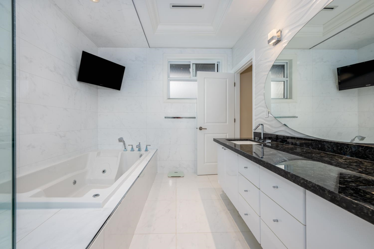 Garden / Landscaping Photo of 9411 Florimond Road, Richmond, BC