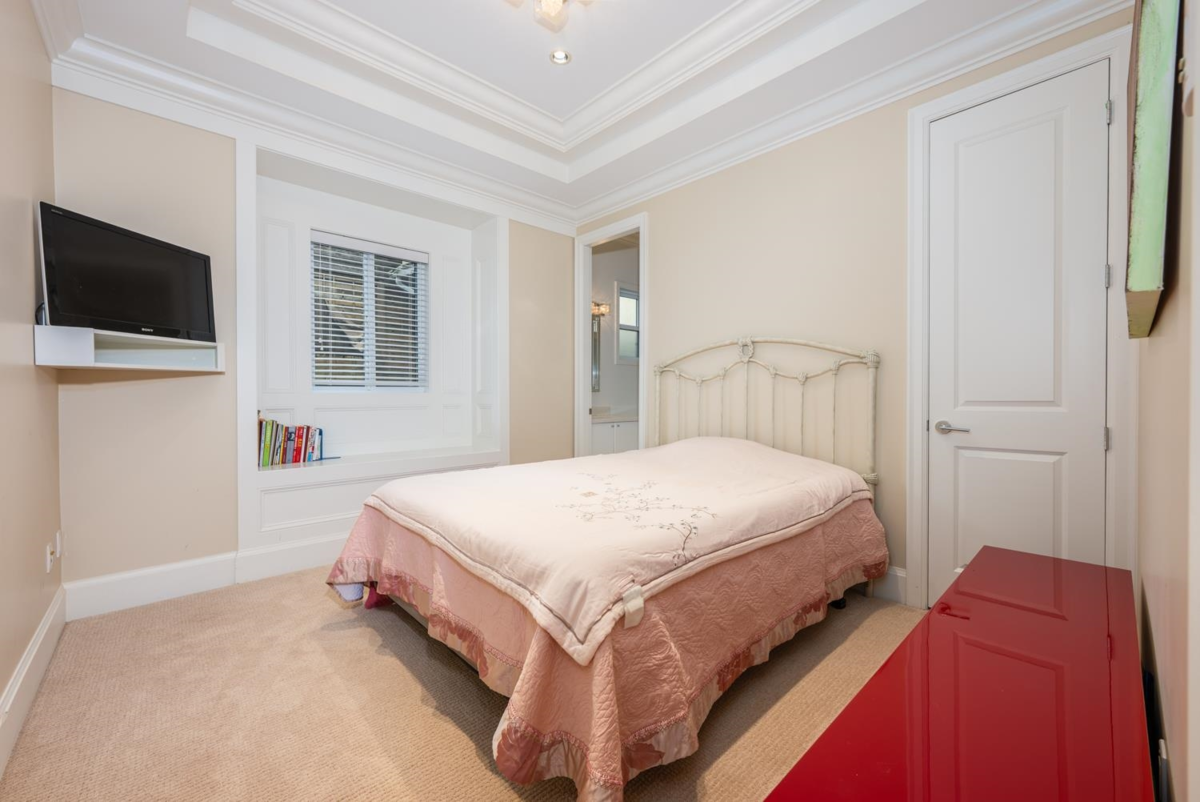 Laundry Room Photo of 9411 Florimond Road, Richmond, BC