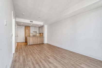 802 2325 Emery Court, North Vancouver, BC