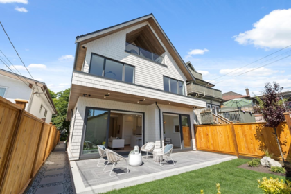 2 610 E 10th Avenue, Vancouver, BC, Vancouver — Half Duplex for sale
