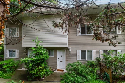 2072 Springer Avenue, Burnaby, BC, Burnaby — Townhouse for sale