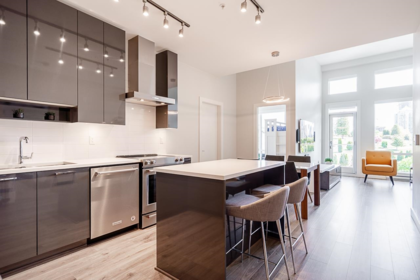 409 1728 Gilmore Avenue, Burnaby, BC, Burnaby — Apartment/Condo for sale