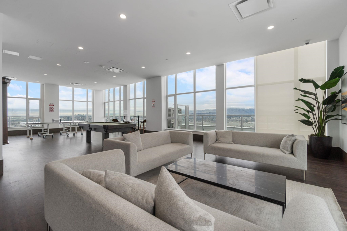 Powder Room Photo of 1112 13350 Central Avenue, Surrey, BC