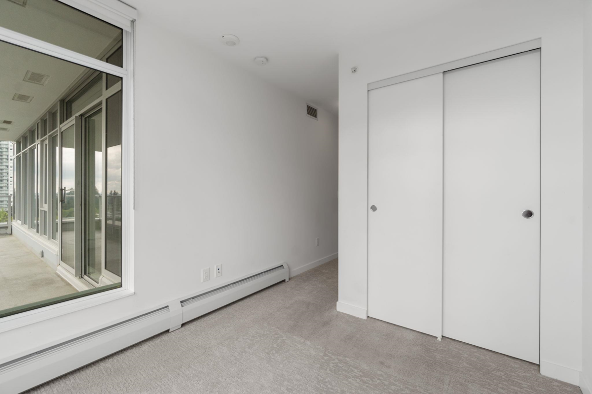 Walk-In Closet Photo of 1112 13350 Central Avenue, Surrey, BC