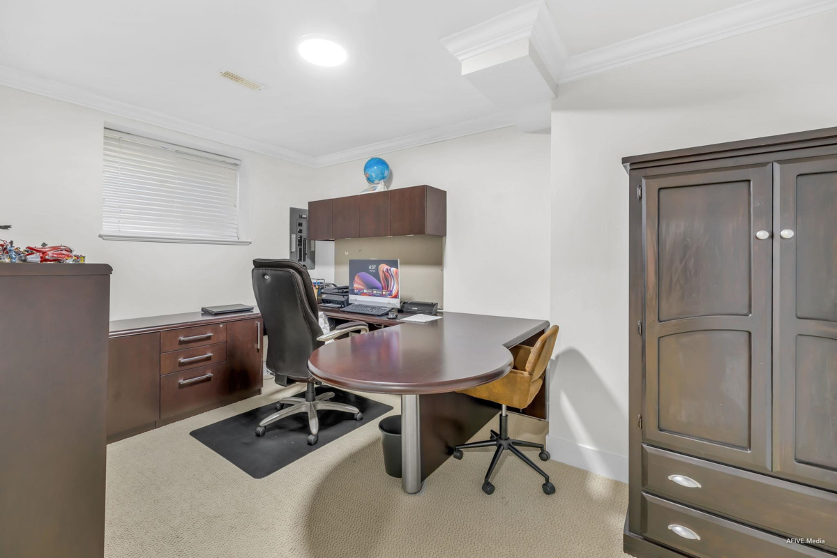 Entry Foyer Photo of 6192 150 Street, Surrey, BC