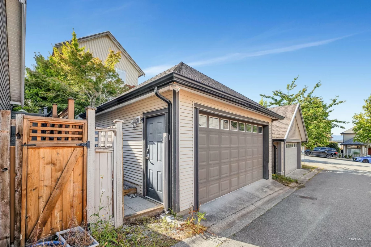 Front Yard Photo of 6192 150 Street, Surrey, BC