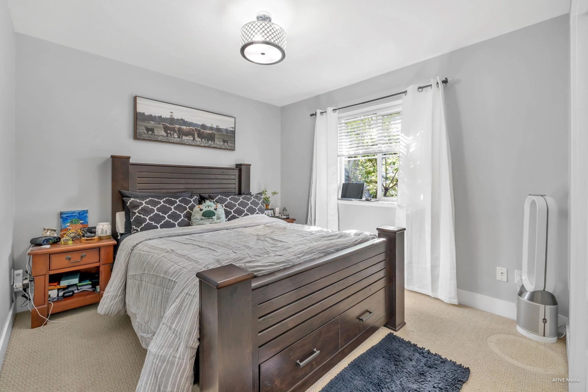 Powder Room Photo of 6192 150 Street, Surrey, BC