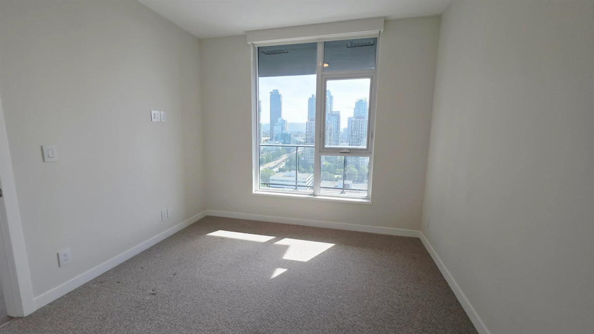 Walk-In Closet Photo of 2208 2186 Gilmore Avenue, Burnaby, BC