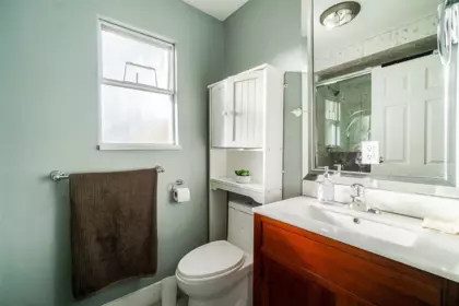 Entry Foyer Photo of 17184 63 Avenue, Surrey, BC