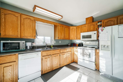 Pantry Photo of 17184 63 Avenue, Surrey, BC