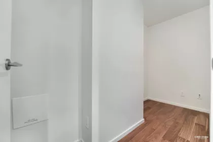 1108 8555 Granville Street, Vancouver, BC, Vancouver — Apartment/Condo for sale