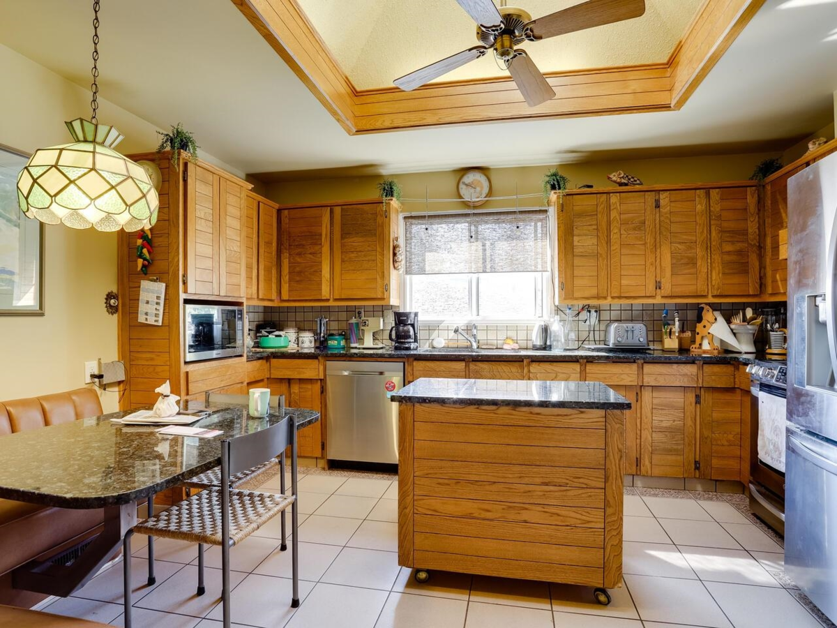 Breakfast Nook Photo of 960 Porter Street, Coquitlam, BC
