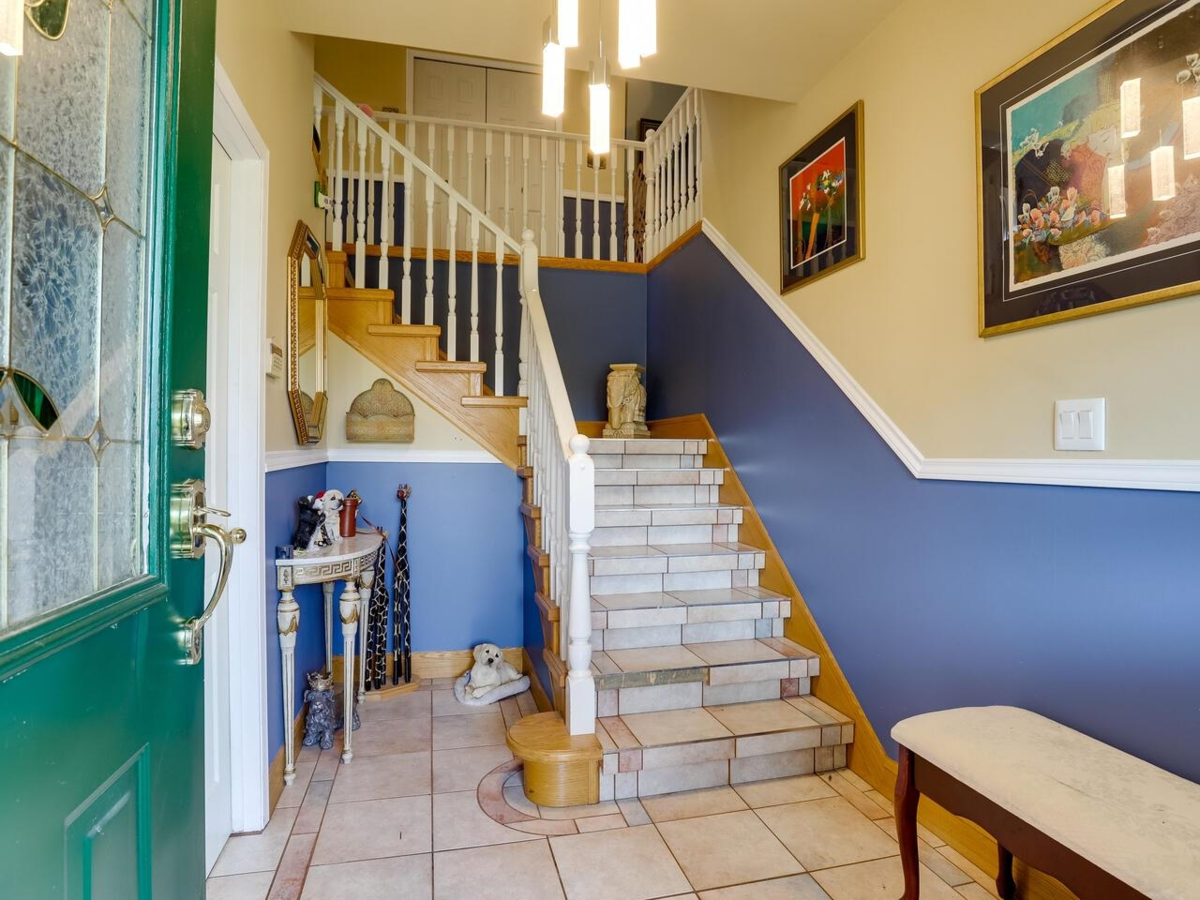 Dining Area Photo of 960 Porter Street, Coquitlam, BC
