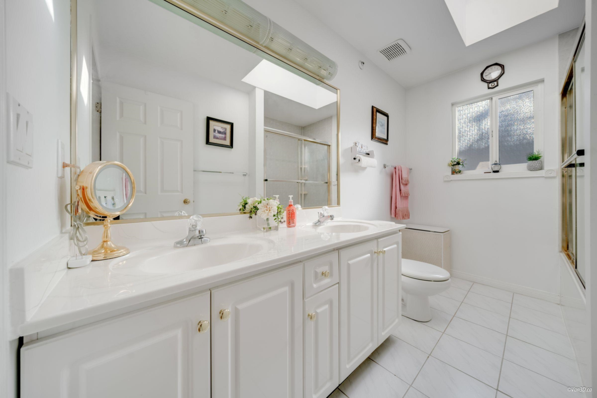 Basement Recreation Room Photo of 3436 Cambridge Street, Vancouver, BC