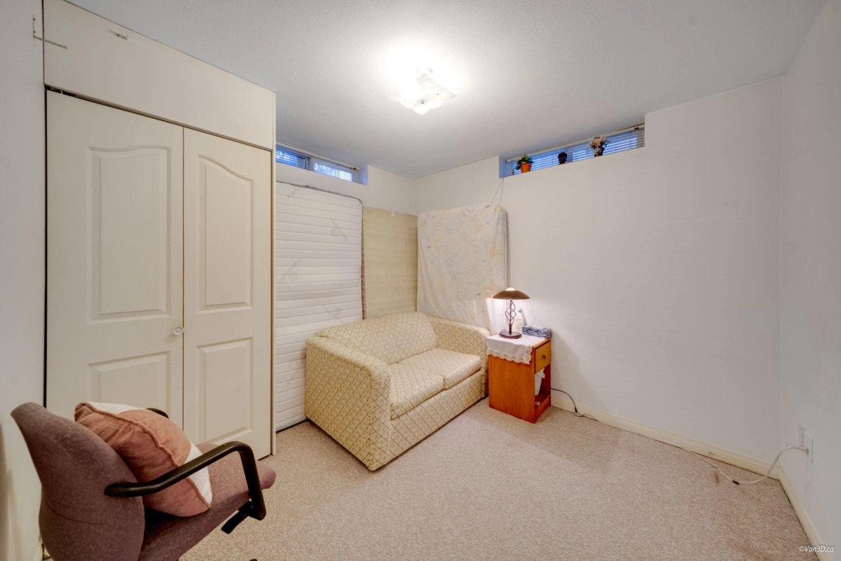 Front Yard Photo of 3436 Cambridge Street, Vancouver, BC