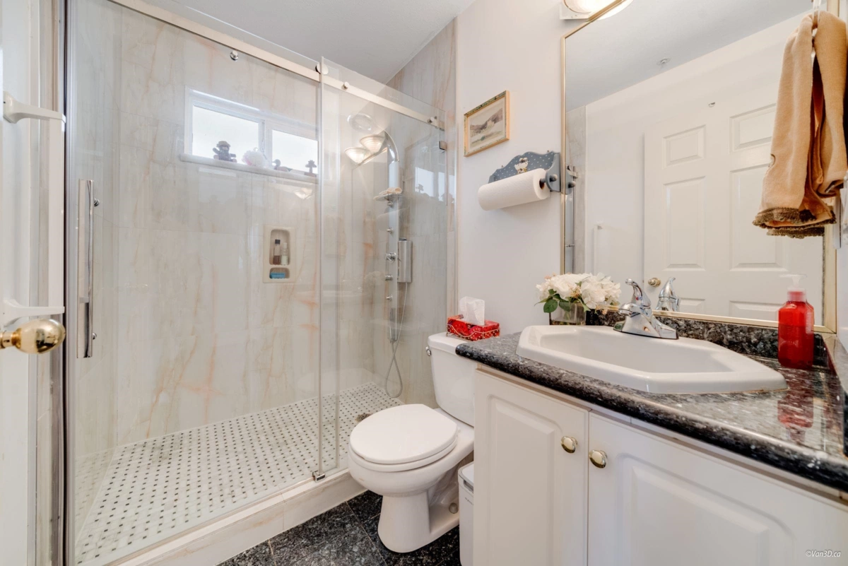Guest Bathroom Photo of 3436 Cambridge Street, Vancouver, BC