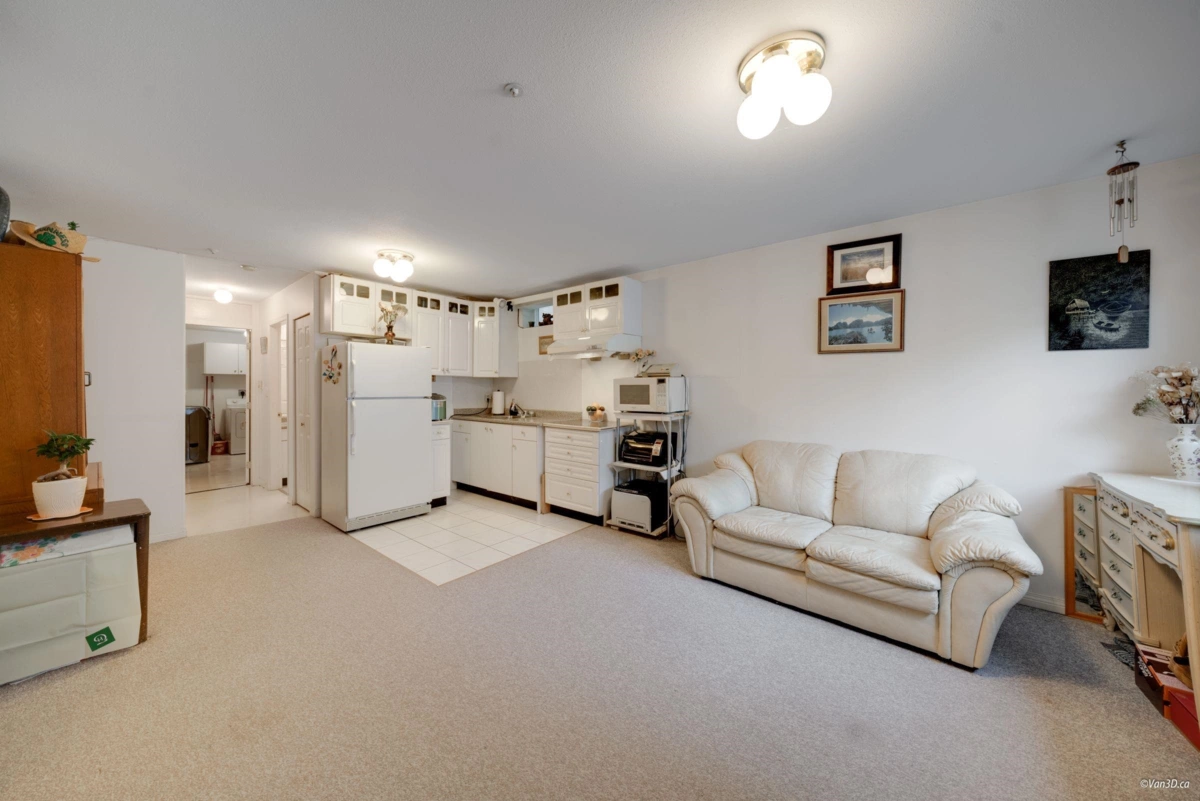 Outdoor Patio Photo of 3436 Cambridge Street, Vancouver, BC