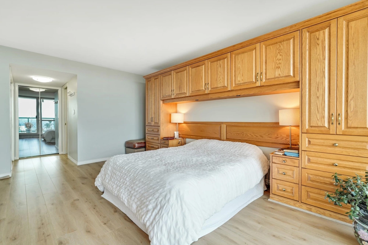 Guest Bathroom Photo of 2003 121 Tenth Street, New Westminster, BC