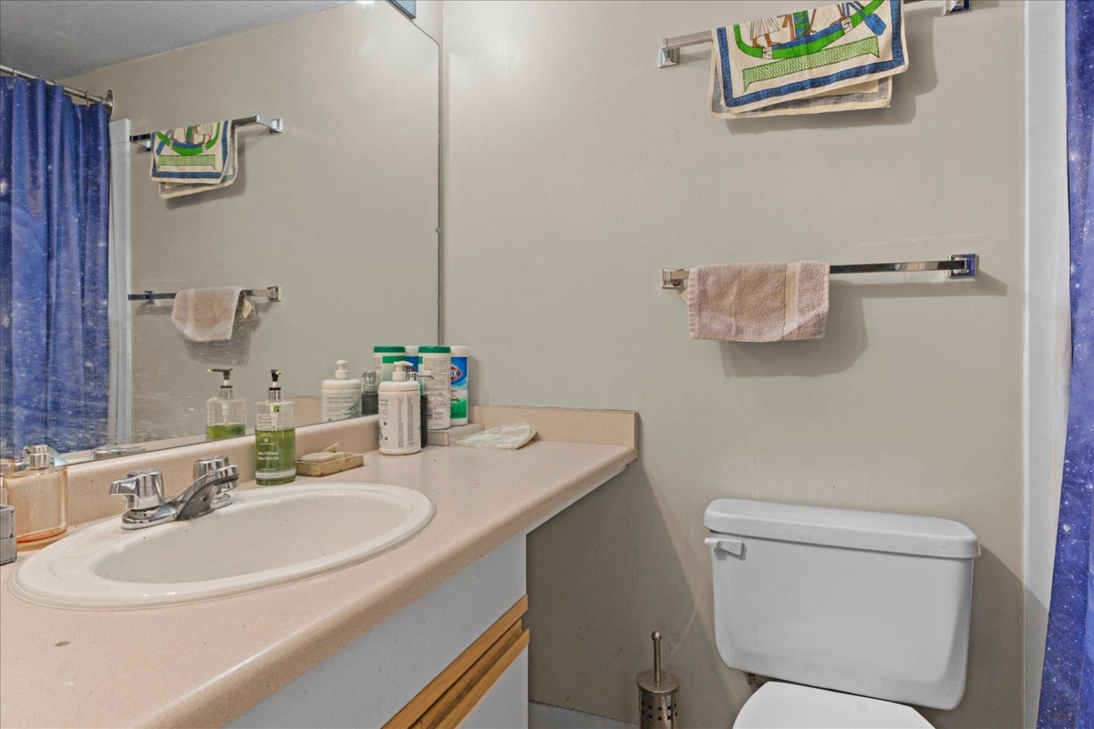 Bedroom 3 Photo of 208 45702 Watson Road, Chilliwack, BC