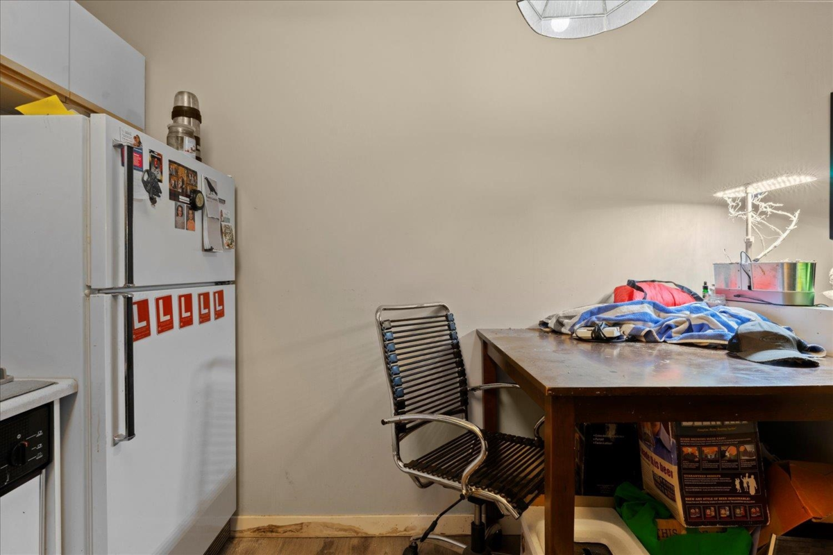 Breakfast Nook Photo of 208 45702 Watson Road, Chilliwack, BC