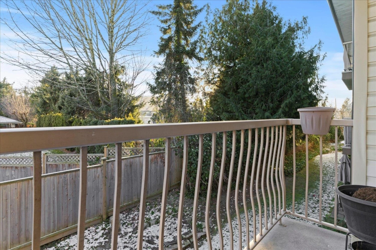 Guest Bathroom Photo of 208 45702 Watson Road, Chilliwack, BC