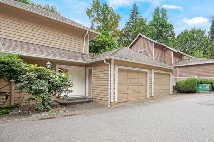 Hot Tub / Spa Photo of 37 9000 Ash Grove Crescent, Burnaby, BC