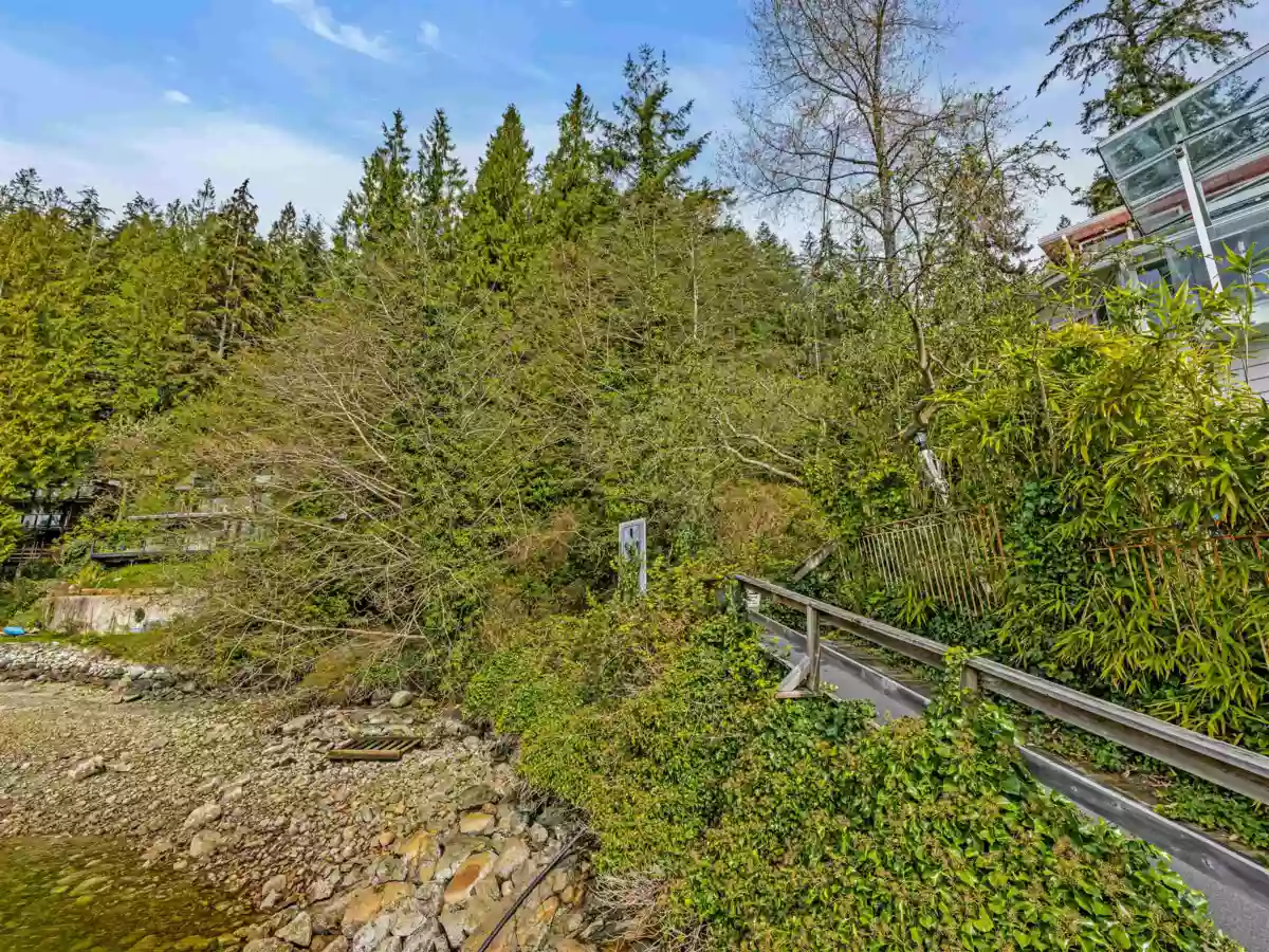 Breakfast Nook Photo of LOT 3 Sunshine Falls Lane, North Vancouver, BC