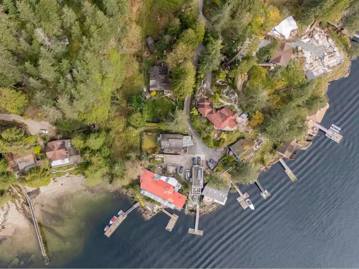 Walk-In Closet Photo of LOT 3 Sunshine Falls Lane, North Vancouver, BC