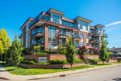 Aerial View of 404 2389 Hawthorne Avenue, Port Coquitlam, BC