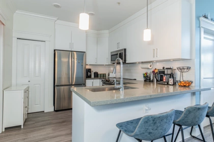 Hallway Photo of 404 2389 Hawthorne Avenue, Port Coquitlam, BC