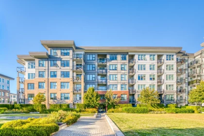320 9388 Tomicki Avenue, Richmond, BC, Richmond — Apartment/Condo for sale