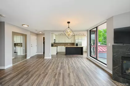 102 38 Leopold Place, New Westminster, BC, New Westminster — Apartment/Condo for sale