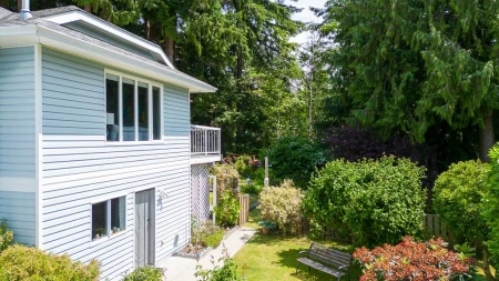 1514 Islandview Drive, Gibsons, BC, Gibsons — Single Family Residence for sale