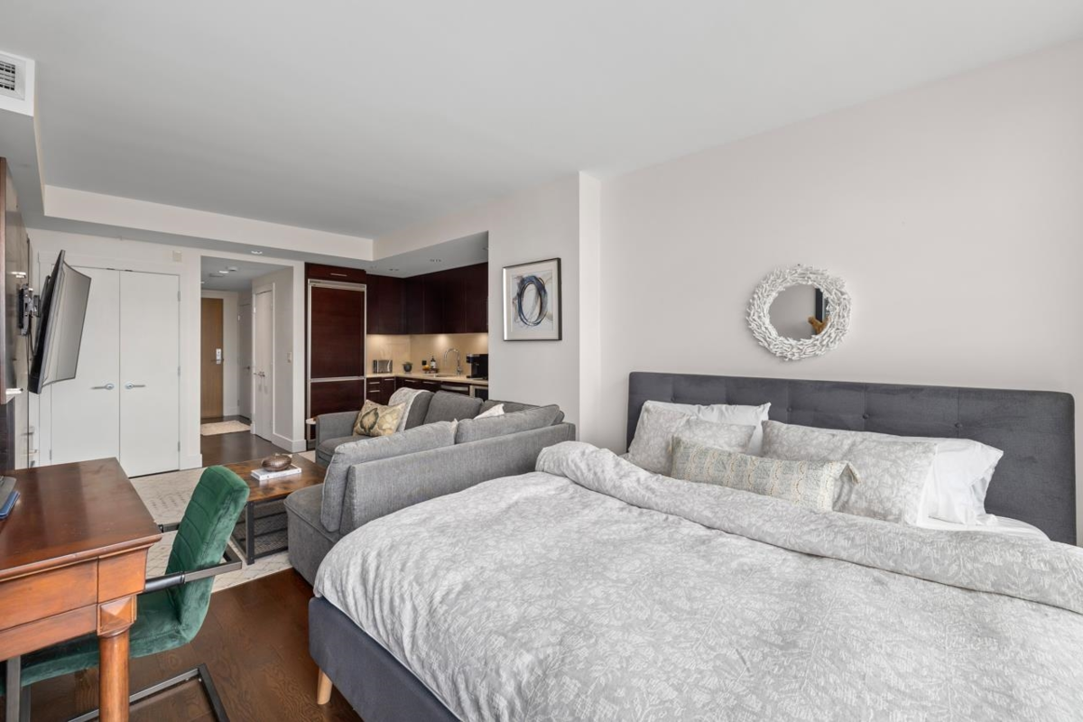 Bedroom 3 Photo of 905 1473 Johnston Road, White Rock, BC