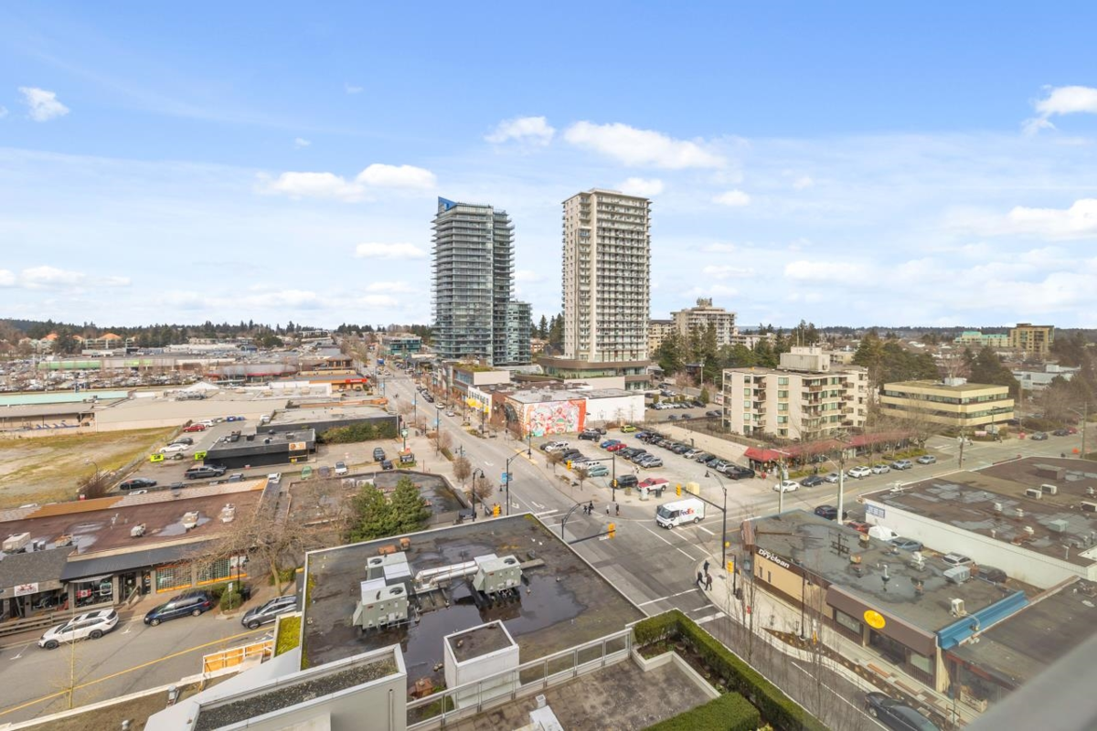 Entry Foyer Photo of 905 1473 Johnston Road, White Rock, BC