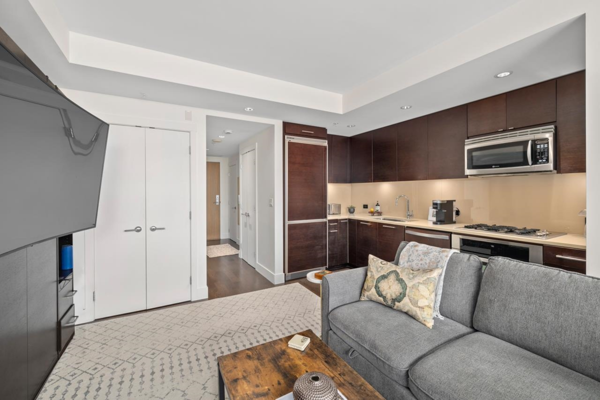 Primary Bedroom Photo of 905 1473 Johnston Road, White Rock, BC